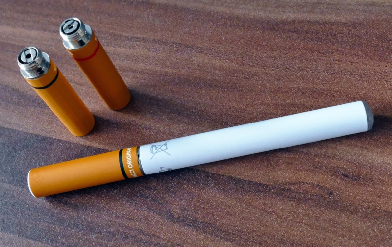 e-cigarette-LA COLLE SUR LOUP-min_electronic_cigarette_e_cigarette_nicotine_vapor_vaporizer_smoke_tobacco-663282